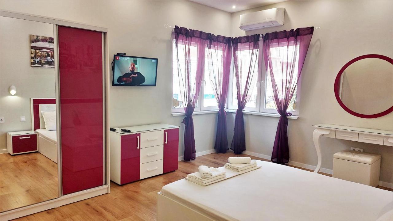 Апартамент Pink & Blue - 2Bdr With Balcony - Wi-Fi Warna Zewnętrze zdjęcie