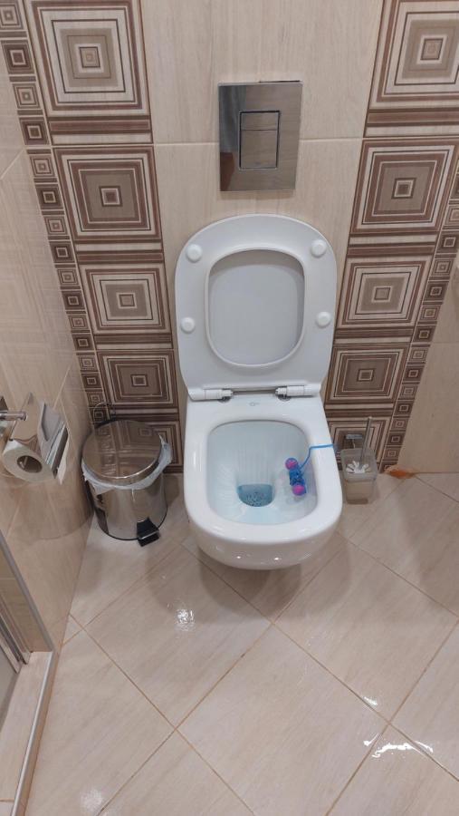 Апартамент Pink & Blue - 2Bdr With Balcony - Wi-Fi Warna Zewnętrze zdjęcie