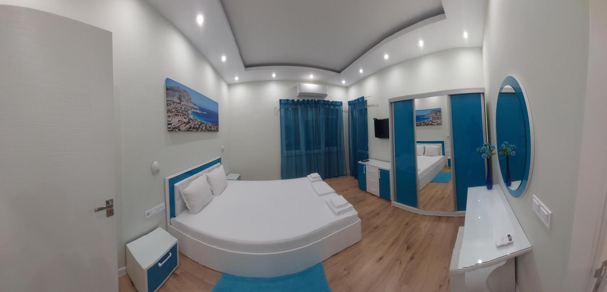 Апартамент Pink & Blue - 2Bdr With Balcony - Wi-Fi Warna Zewnętrze zdjęcie