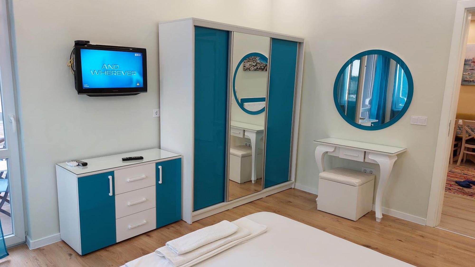Апартамент Pink & Blue - 2Bdr With Balcony - Wi-Fi Warna Zewnętrze zdjęcie